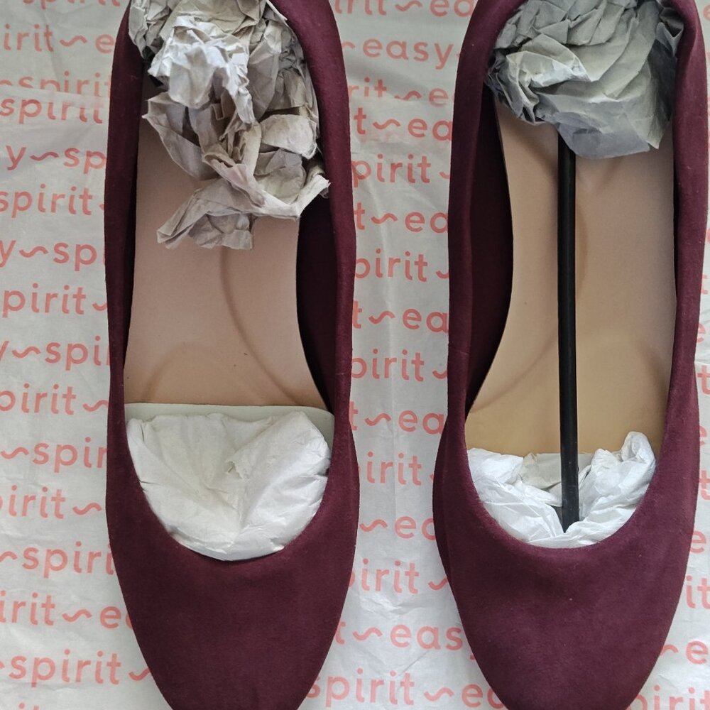 NEW EASY SPIRIT BURGUNDY SUEDE SHOES SMALL HEEL (SIZE 9 1/2) SHOES